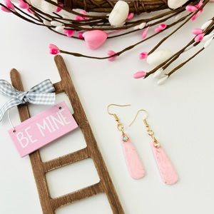 ❤️Pink and Gold Marbled Dangle Earrings with Iridescent Charms